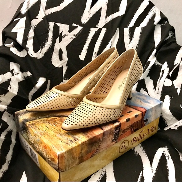 Tan patent heels - Picture 3 of 6